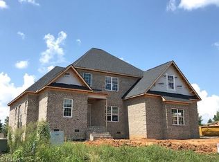 8211 Messenger Ct, Stokesdale, NC 27357