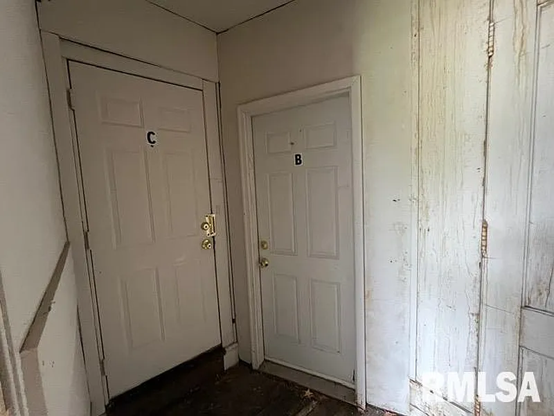Thumbnail 11