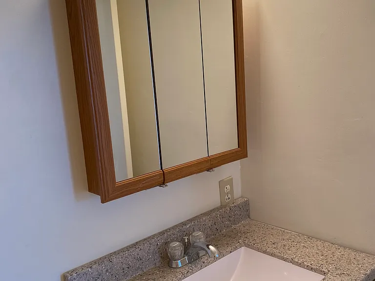 1252 Meadowview Dr — Photo 8
