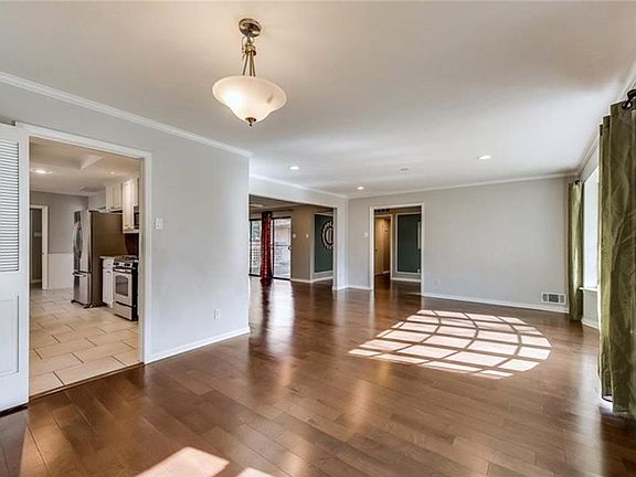 4th image of 7937 Hillfawn Cir