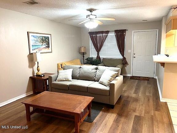 2nd image of 3230 Cumberland Rd APT 213
