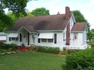 60 Pine St N, Bruceton, TN 38317