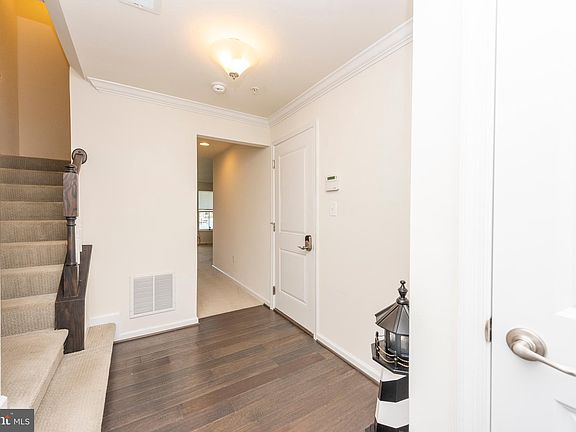 5th image of 8208 Secluded Cove Ln