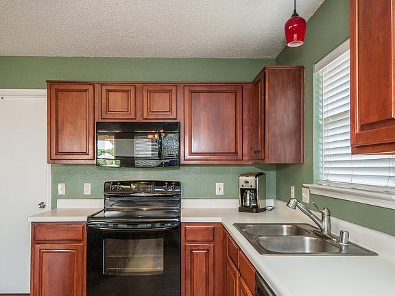 5th image of 10541 Eastridge Dr