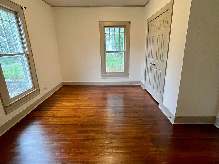 309 S West St — Photo 12