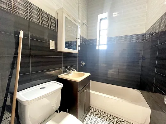 Rented by Elite NY Holdings | media 13