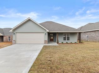 94 E Bartlet Way, Hattiesburg, MS 39402