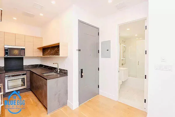 Rented by GROOME REALTY LLC | media 4