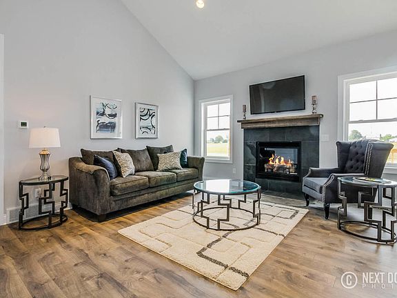 3rd image of 664 Norway Ln