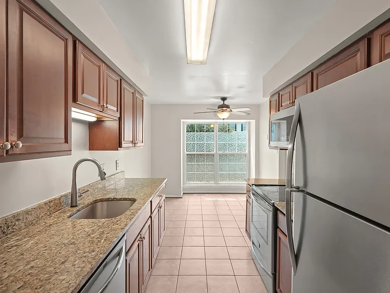 12405 Gooderham Way — Photo 10
