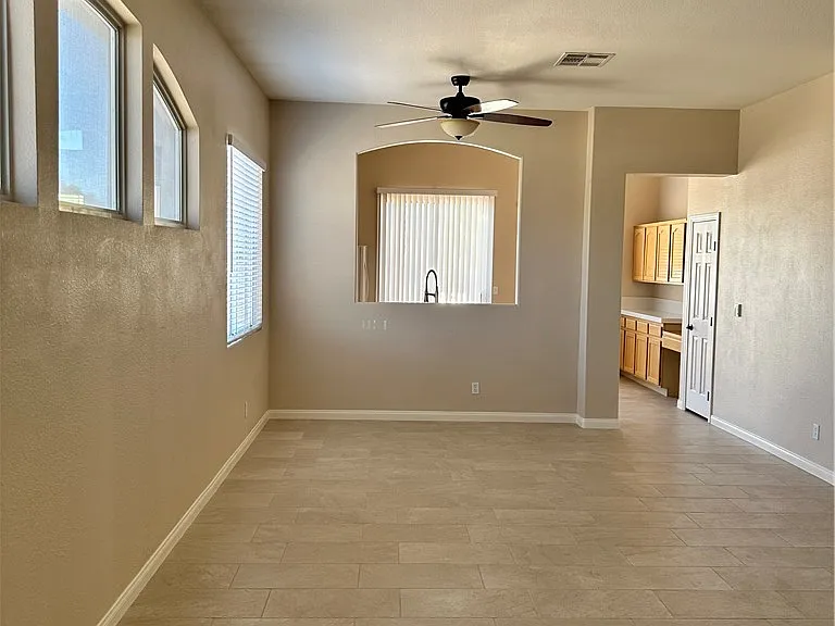 1922 Thunder Ridge Cir — Photo 3