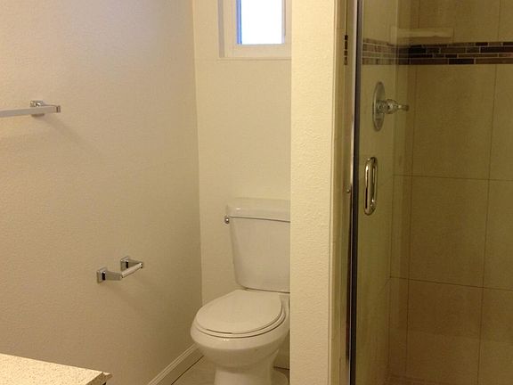 4th image of 1029 Lakehaven Dr
