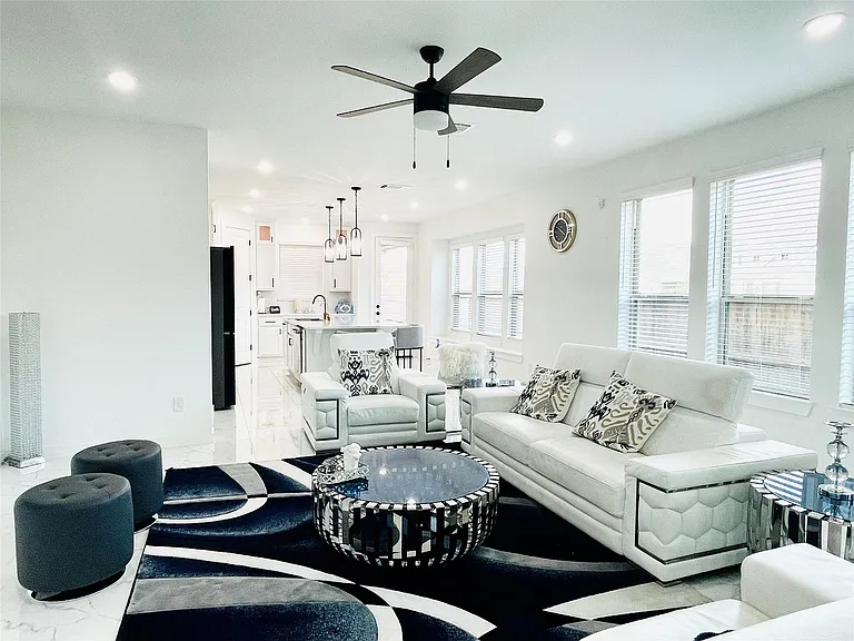 27039 Flower Isle Ln — Photo 6