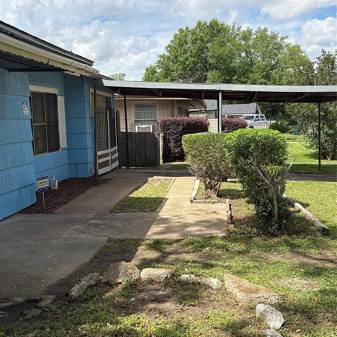3 bed, 2.0 bath, 1588 sqft, $1,800 — Photo 2