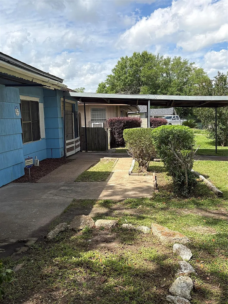 Building Photo - 5914 Ridgeway Dr