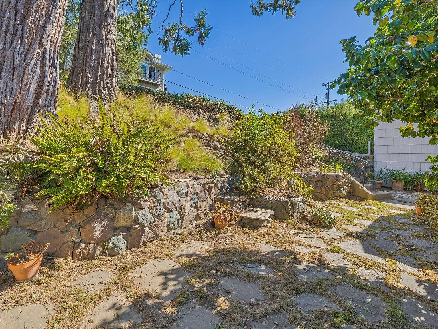 4 bed, 2177 sqft, $6,000 — Photo 3