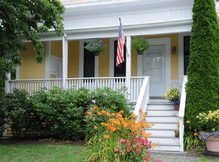 589 Bellevue Ave APT 1, Newport, RI 02840