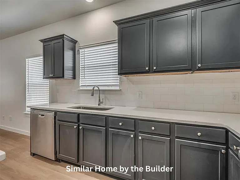 927 SW 29th St — Photo 21