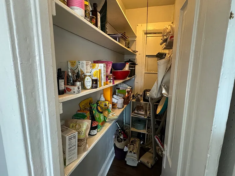 2552 N Southport Ave #2R — Photo 11