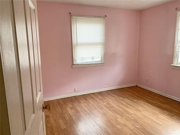 3rd image of 4412 Greenwich Village Ave