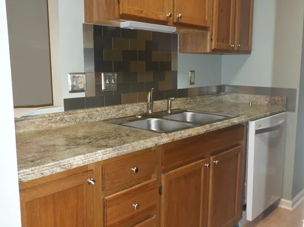 1300J Cedar Ridge Dr, Radford, VA