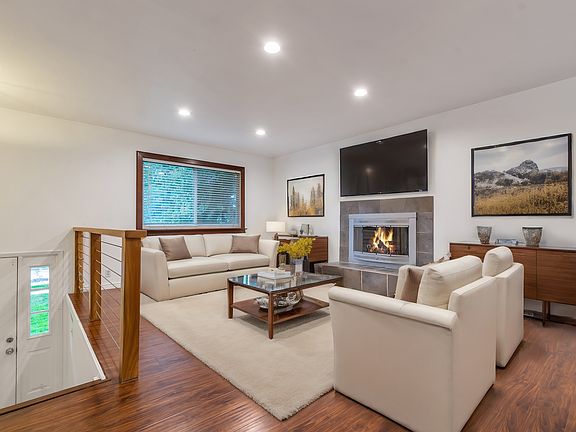 5th image of 8221 S Bettina Ln