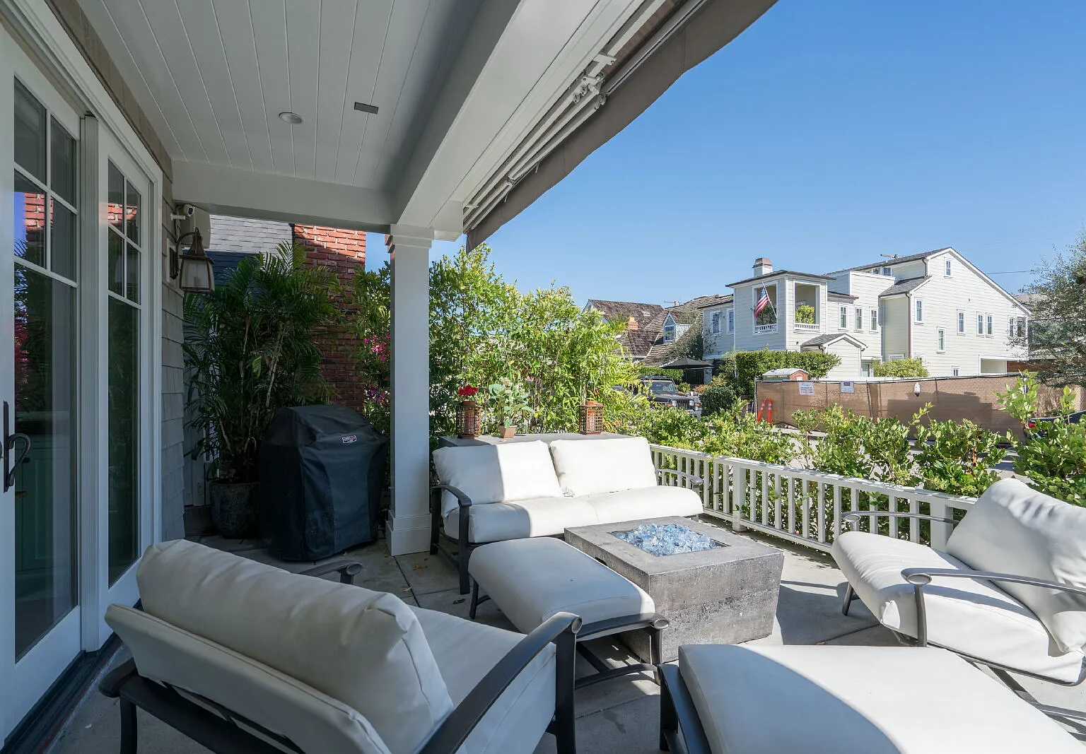3 bed, 3.5 bath, 2719 sqft, $20,000 — Photo 3