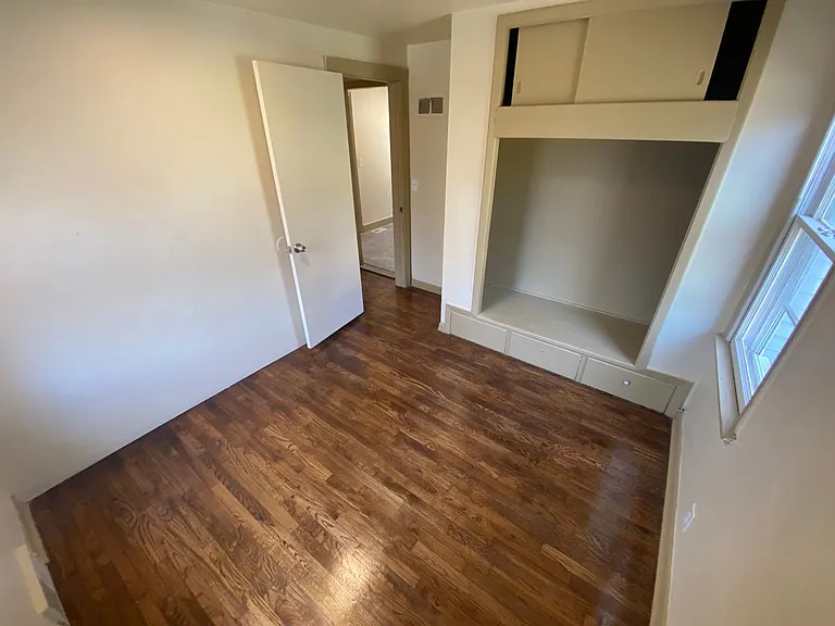 3674 Bedford Ave — Photo 11