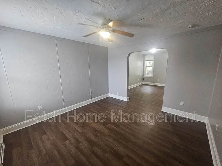 826 Wallace St — Photo 3