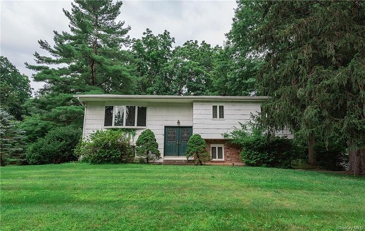 1st image of 8 Maiden Ln