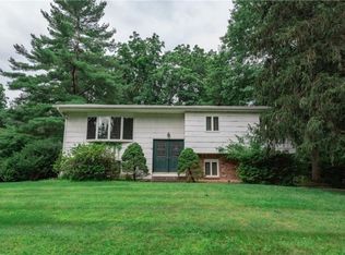 8 Maiden Ln, New City, NY 10956