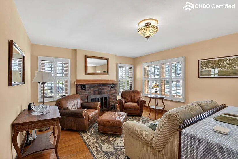 Moline Furnished House near John Deere — Photo 2