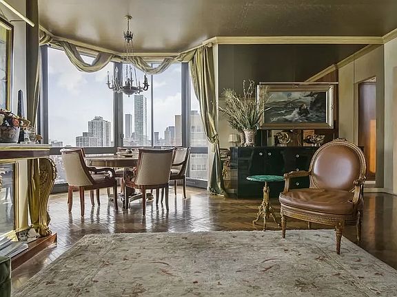 4th image of 200-210 E 65th St #28E