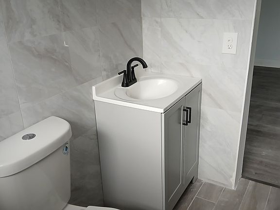 4th image of 1499 NE 32nd St #8
