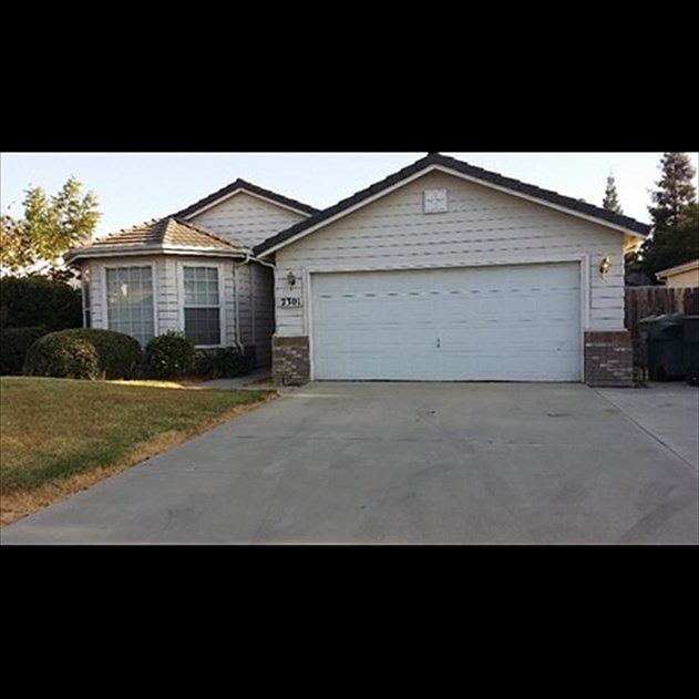 1st image of 2301 W Vine Ave