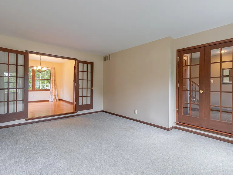 902 S Rainier Ct — Photo 15
