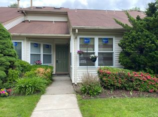 282 Sunshine Ct, Englishtown, NJ 07726