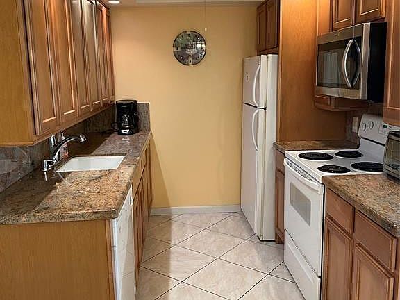2nd image of 3012 Westbury F #3012