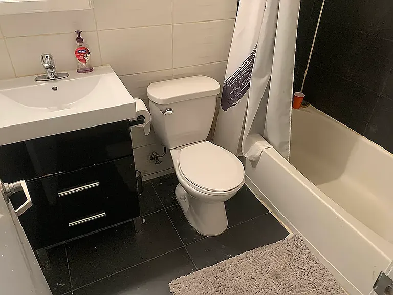 343 Grove St #3R — Photo 6