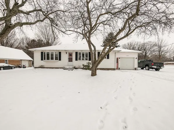 2749 104th Ave, Zeeland, MI 49464