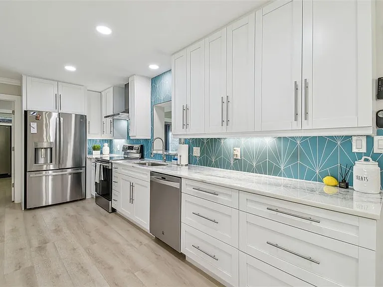 3922 Fontainebleau Dr — Photo 14
