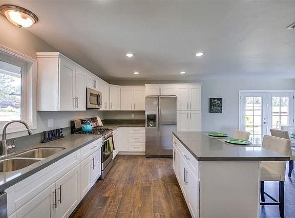 4th image of 514 Hilltop Dr
