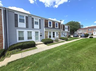 1912 Governors Ln #1912, Hoffman Estates, IL 60169
