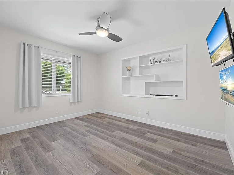 1051 Cypress Woods Dr — Photo 17