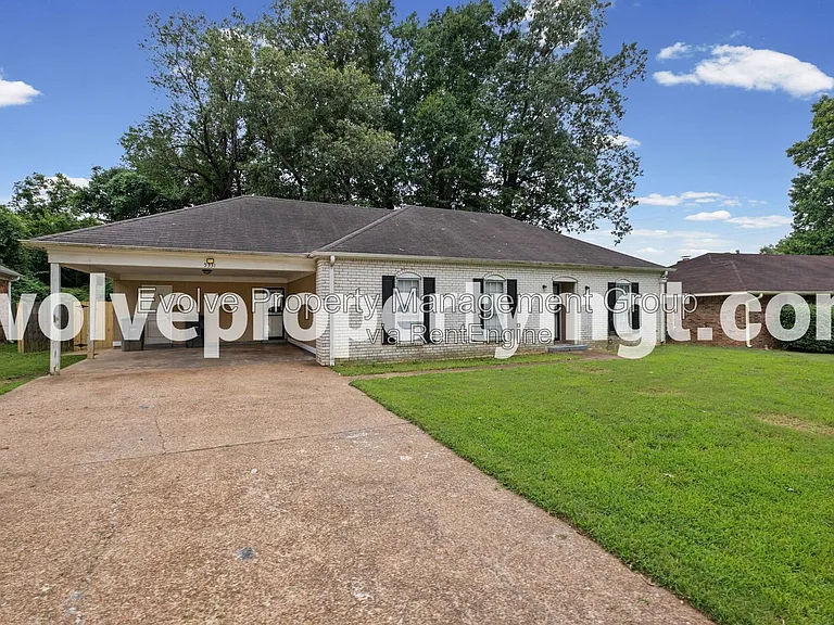 5331 Pipers Gap Dr — Photo 2