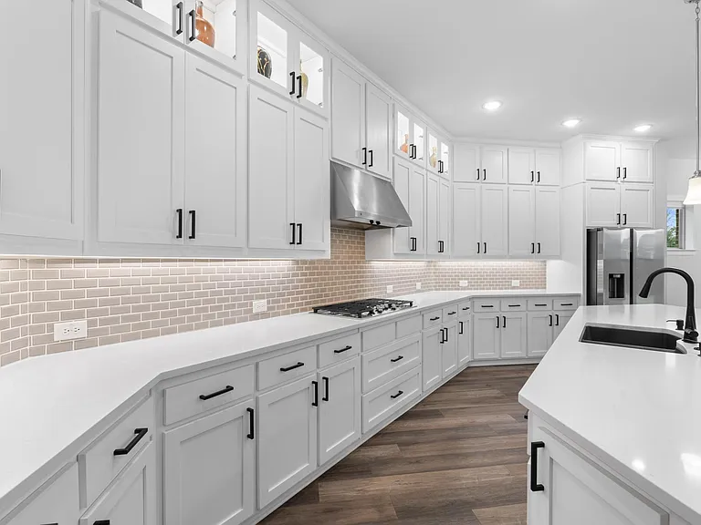 500 Samaritan Dr — Photo 13