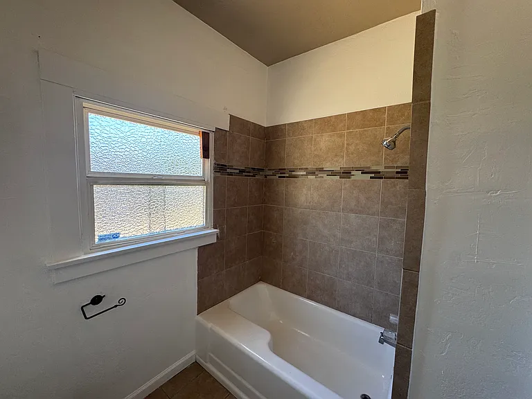 3128 Clay St — Photo 9