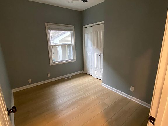 5th image of 302 Richmond Ave