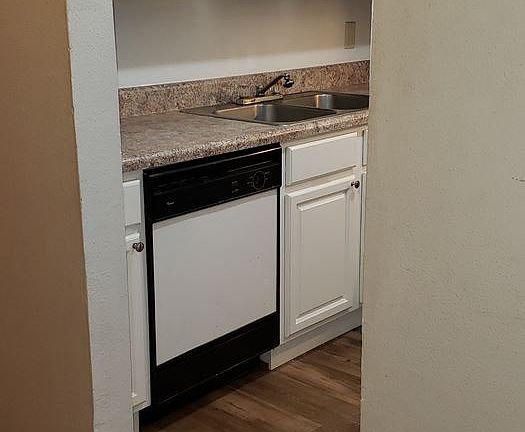 5th image of 222 Sandpiper Dr APT 7