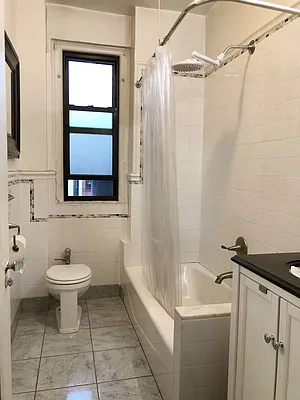 Rented by Everrock Equities | media 7